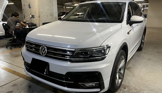 Volkswagen • Tiguan