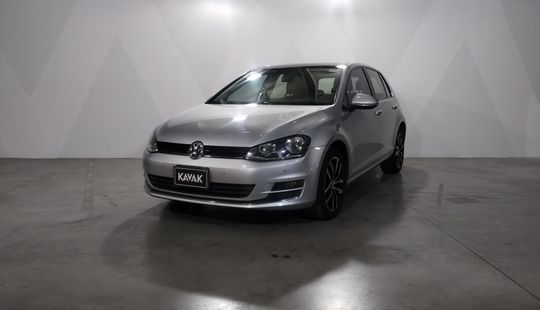 Volkswagen • Golf