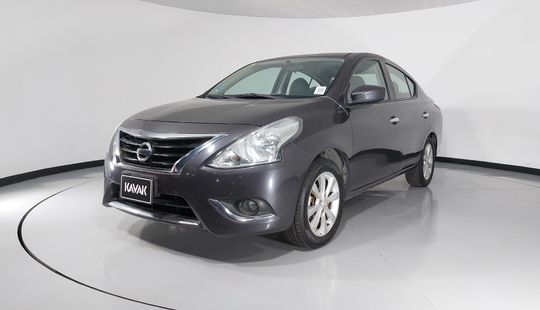 Nissan • Versa