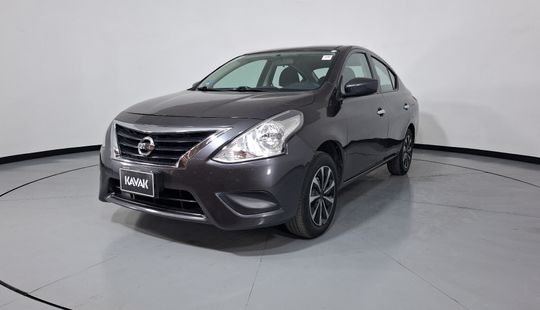 Nissan • Versa