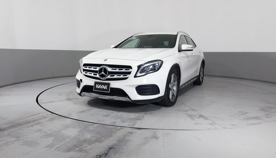 Mercedes Benz • Clase GLA