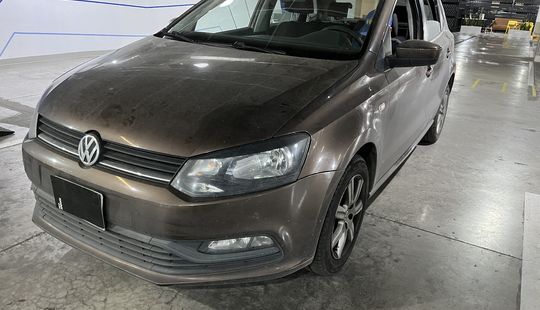 Volkswagen • Polo