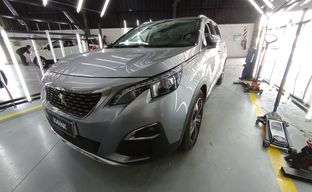 Peugeot • 5008