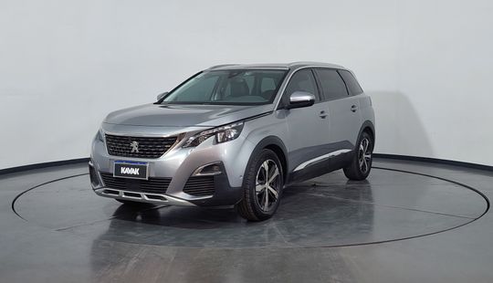 Peugeot • 5008