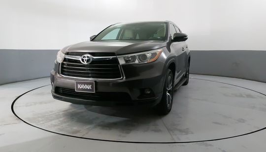 Toyota • Highlander