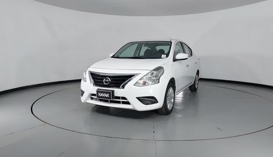 Nissan • Versa