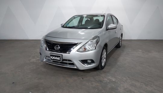 Nissan • Versa