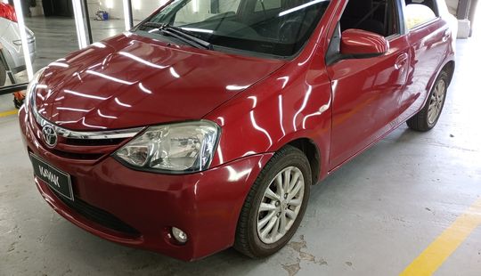 Toyota • Etios