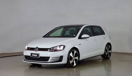 Volkswagen • Golf