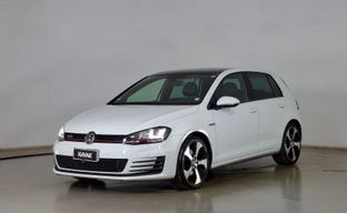 Volkswagen • Golf