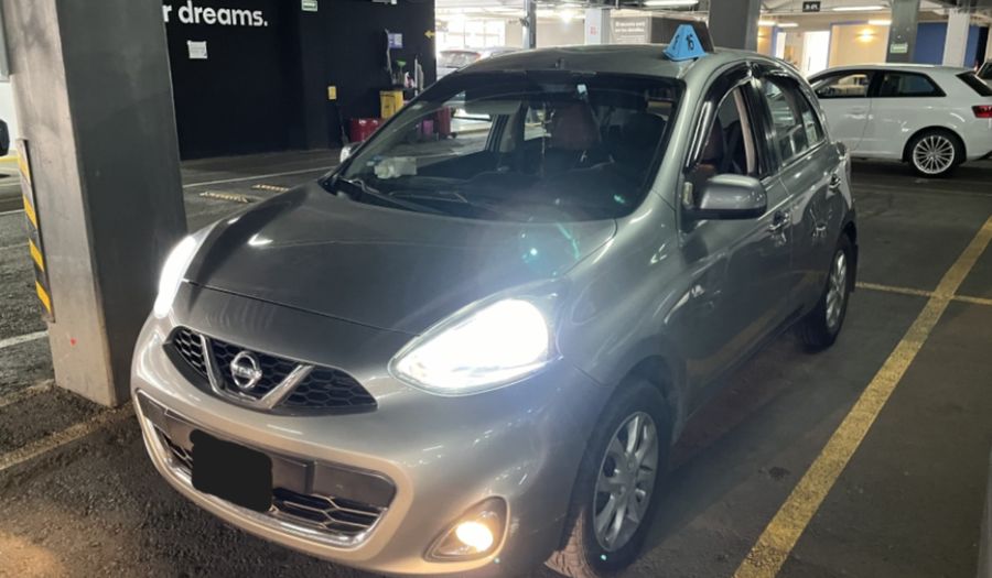 Nissan March 1.6 ADVANCE AT Hatchback 2015