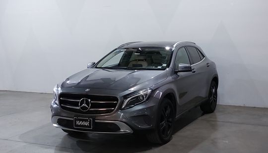 Mercedes Benz • Clase GLA