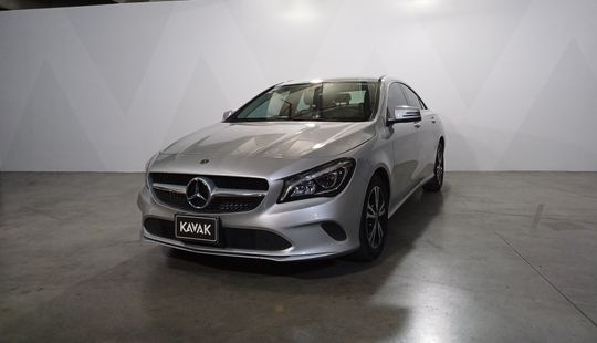 Mercedes Benz • Clase CLA