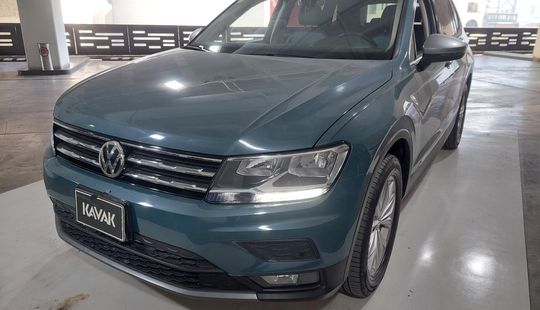 Volkswagen • Tiguan