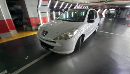 Peugeot • 207