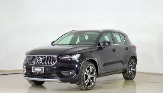 Volvo • XC40