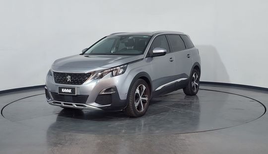 Peugeot • 5008