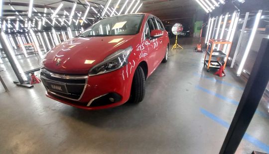 Peugeot 208 1.5 ALLURE NAV MT-2017