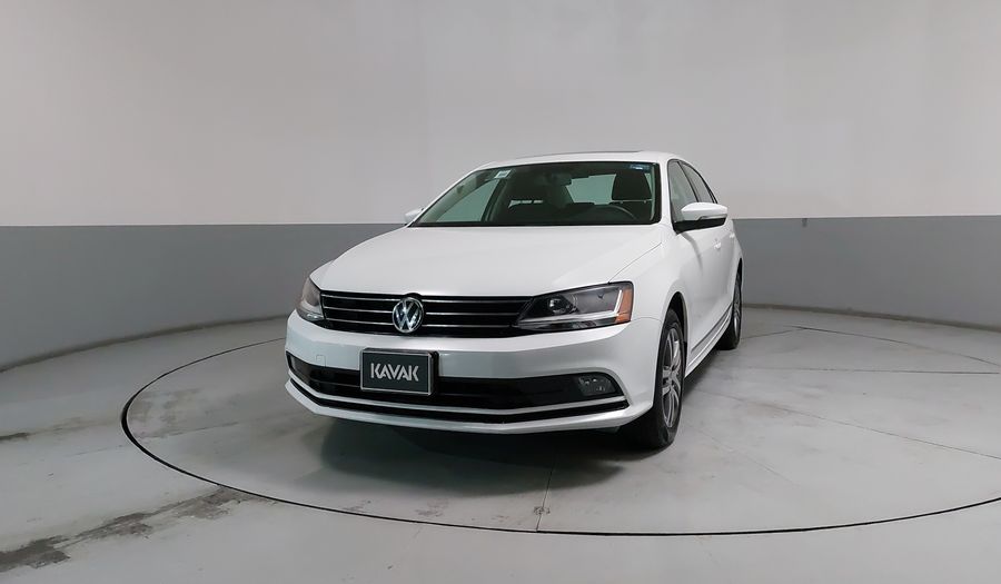 Volkswagen Jetta 2.5 COMFORTLINE TIP. BOLSAS AIRE DEL. Sedan 2018