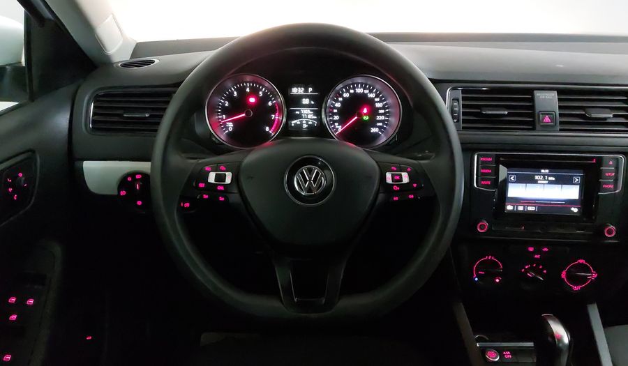 Volkswagen Jetta 2.5 COMFORTLINE TIP. BOLSAS AIRE DEL. Sedan 2018