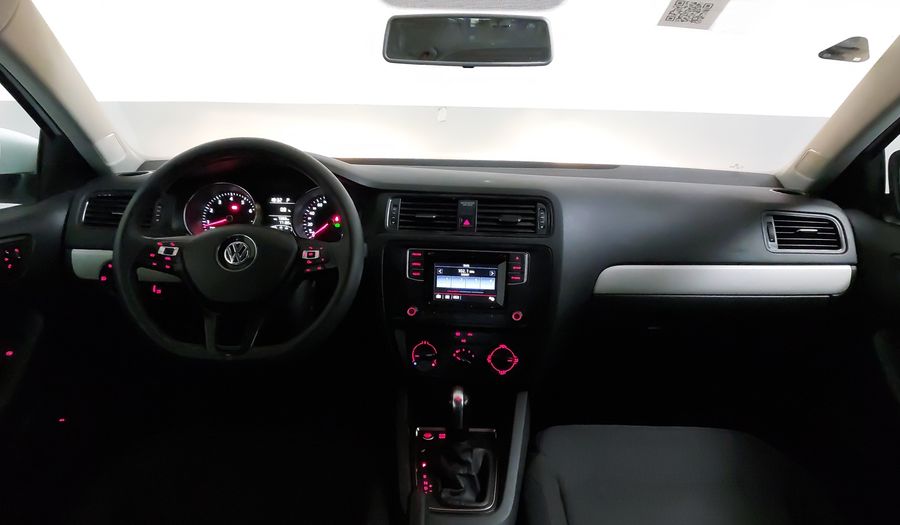 Volkswagen Jetta 2.5 COMFORTLINE TIP. BOLSAS AIRE DEL. Sedan 2018