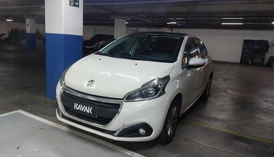 Peugeot • 208