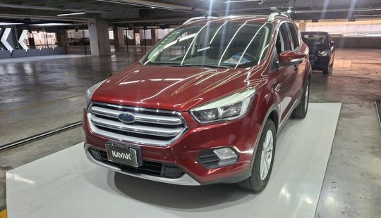 Ford • Escape