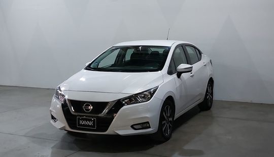 Nissan • Versa