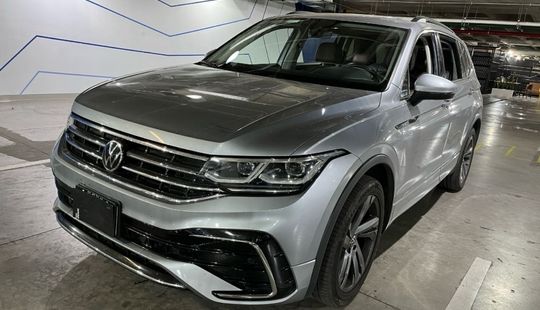 Volkswagen • Tiguan