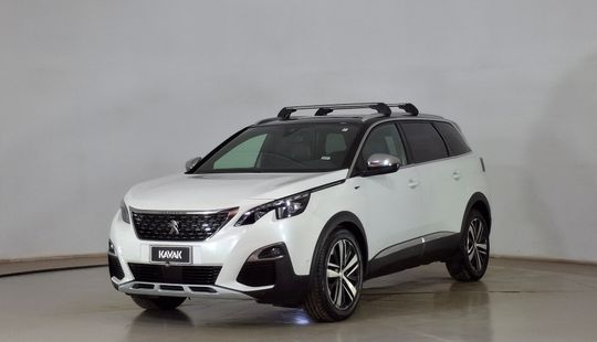 Peugeot • 5008