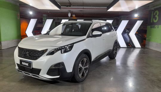 Peugeot • 5008