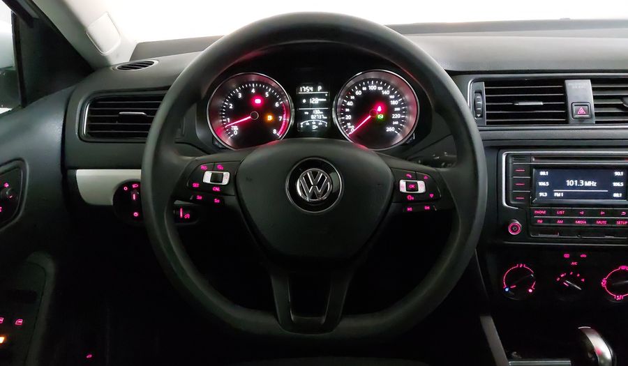 Volkswagen Jetta 2.5 TRENDLINE TIP. Sedan 2017