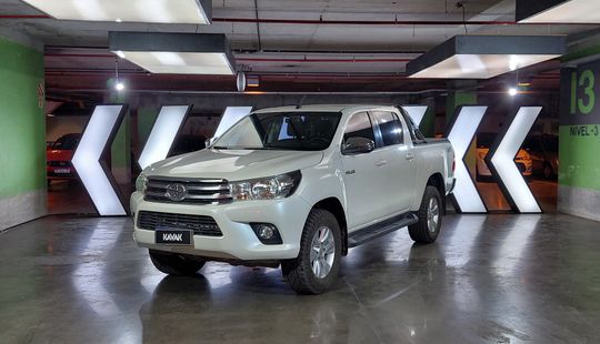 Toyota • Hilux