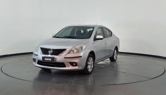 Nissan • Versa