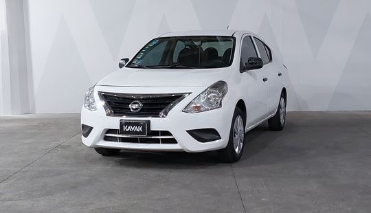 Nissan • Versa