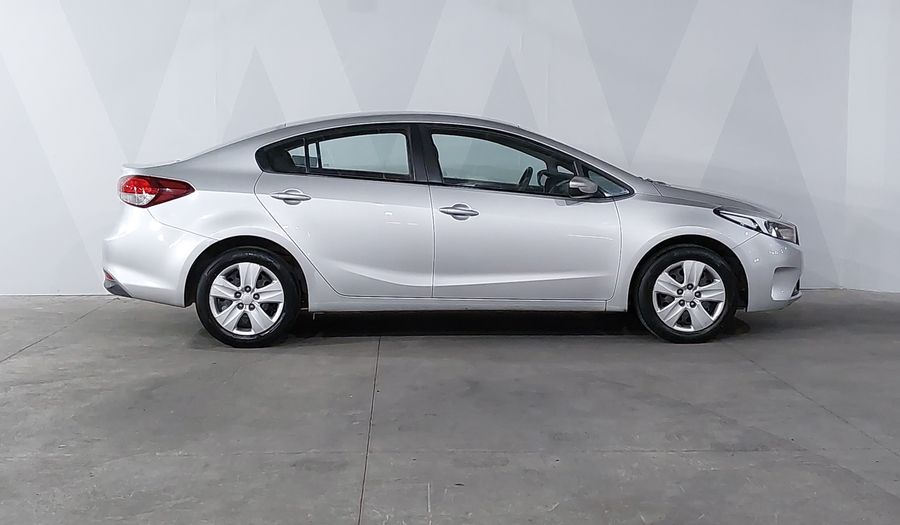 Kia Forte 2.0 L MT Sedan 2017