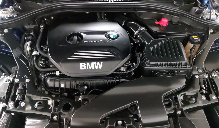 Bmw Serie 1 2.0 120IA SPORT LINE AUTO Sedan 2019