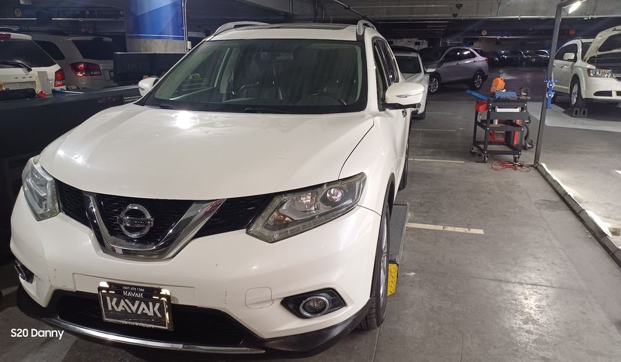 Nissan X-trail 2.5 EXCLUSIVE 2 ROW CVT Suv 2015