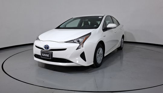 Toyota • Prius