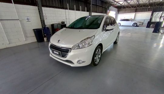 Peugeot • 208