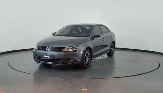 Volkswagen Vento 2.0 SPORTLINE TSI BIXENON DSG-2014