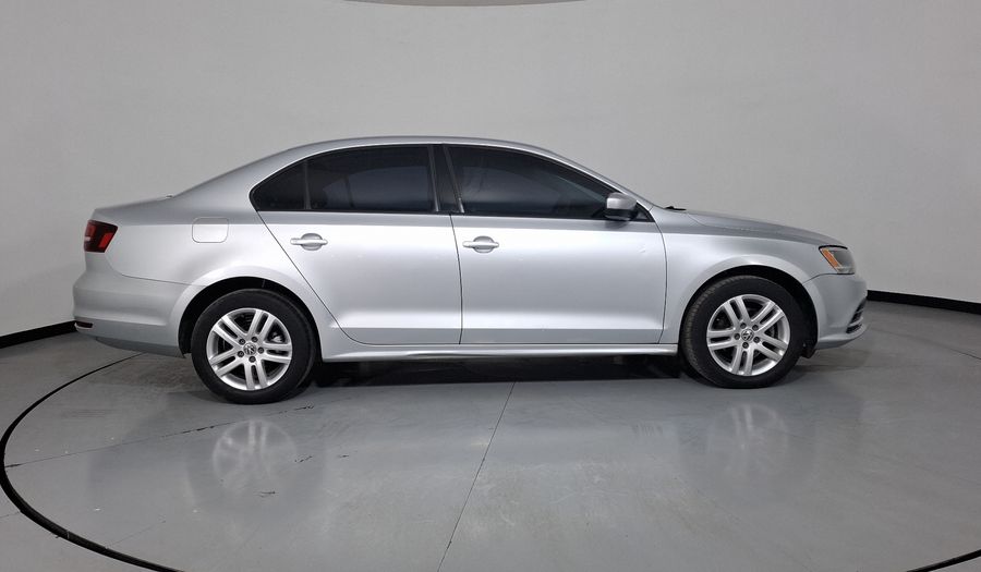 Volkswagen Jetta 2.0 MT Sedan 2016