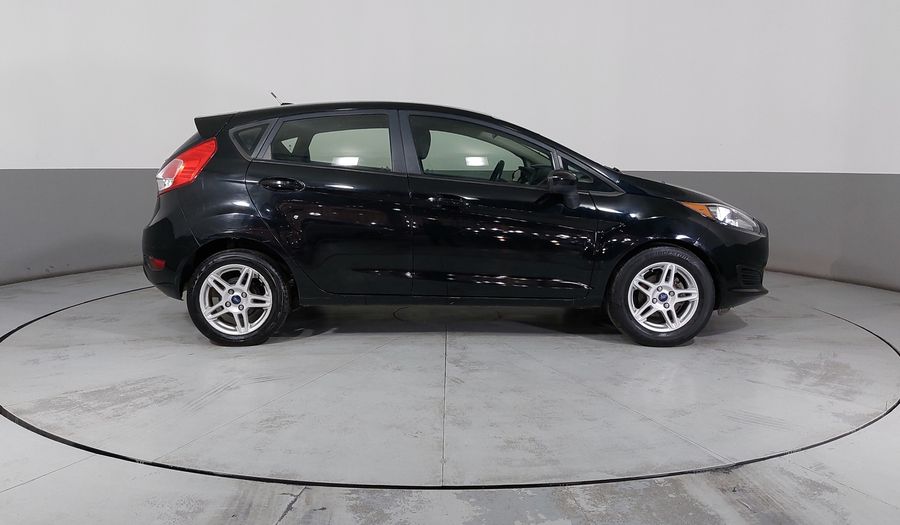 Ford Fiesta 1.6 SE MT Hatchback 2017