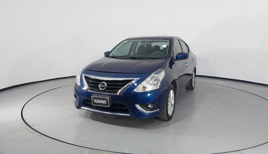 Nissan • Versa