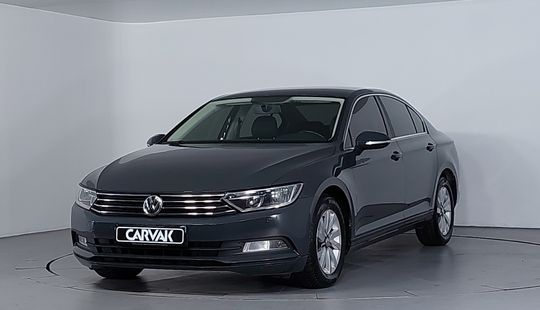 Volkswagen • Passat