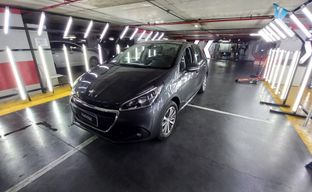 Peugeot • 208