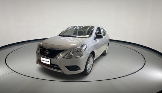 Nissan • Versa