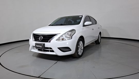 Nissan • Versa