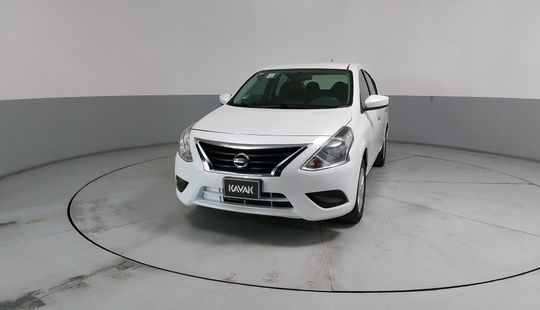 Nissan • Versa