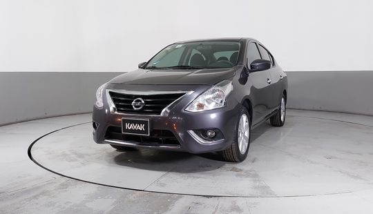 Nissan • Versa